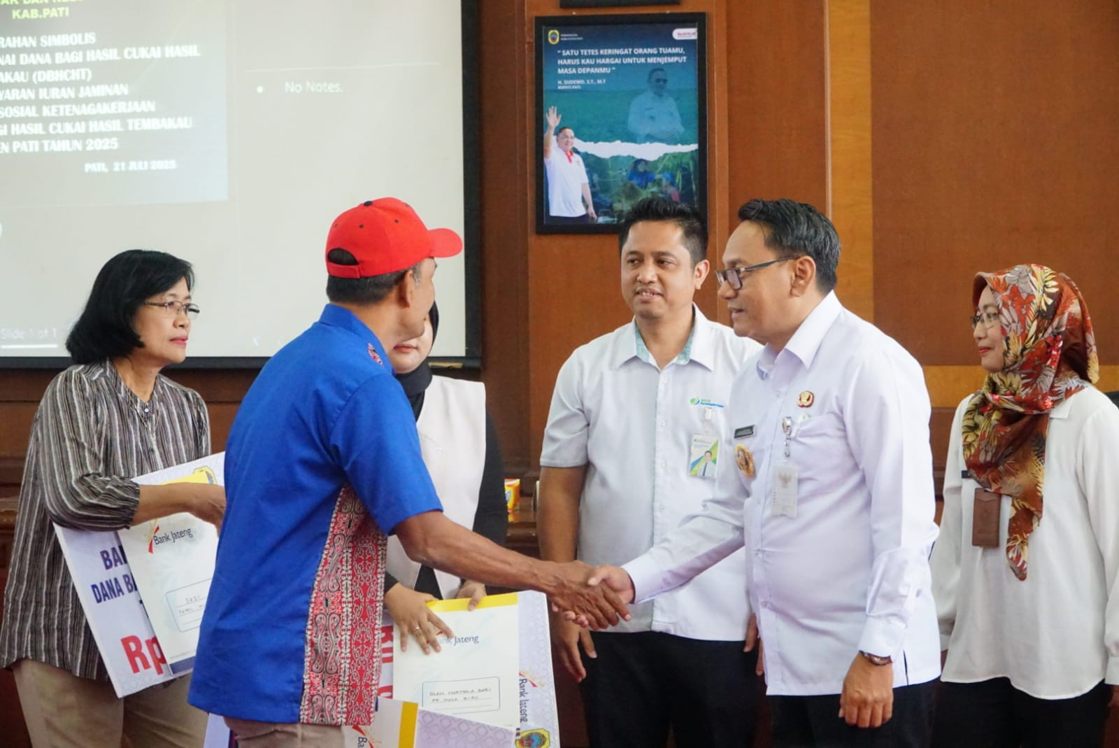Wabup Pati Hadiri Penyerahan Simbolis BLT Dana Bagi Hasil Cukai Hasil Tembakau 