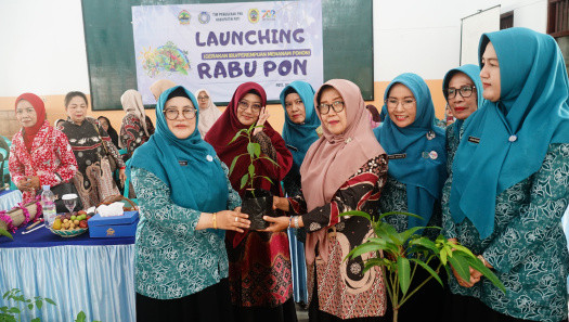 Ketua TP PKK Kabupaten Pati Hadiri Launching Gerakan Ibu/Perempuan Menanam Pohon (Rabu Pon)